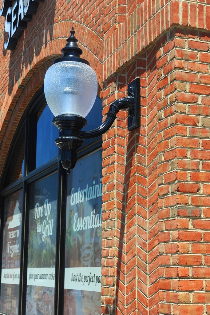 The Southern Season at Libbie Mill Shopping Center in Richmond, Va., received a Bronze Award in the Brick Industry Association’s 2016 Brick in Architecture awards, Commercial – Retail category. The architect was Freeman Morgan Architects; the builder was Whiting-Turner Contracting Co.; and the brick manufacturer was Glen-Gery Corp. Photo by Jon Hood Photography 